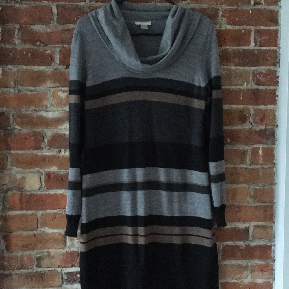 Sweater dress 🖤💛
